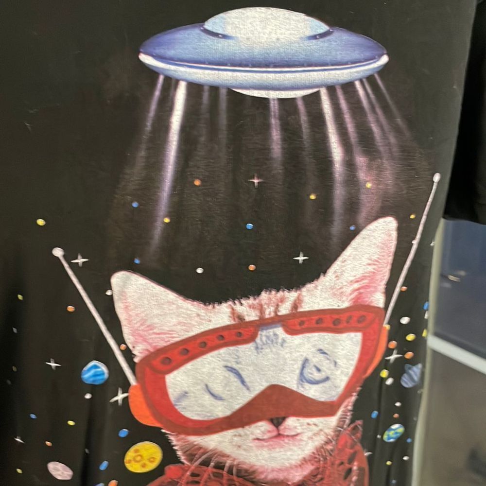 < Instert Random Objecthere > - image 4